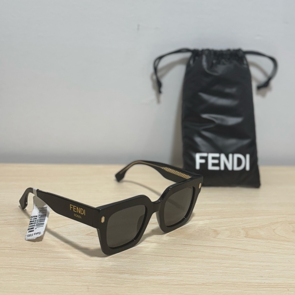 Fendi Roma Square Black Sunglasses